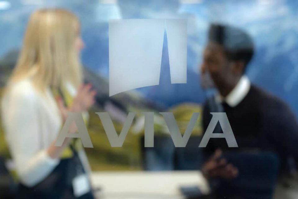 Down 8.5% this month, is the Aviva share price too attractive to ignore?
