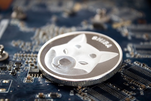 Shiba Inu and NuggetRush continue to gain Traction as Chainlink whales dump tokens