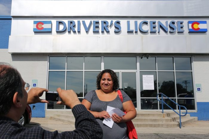 Lawmakers seek to make it easier for migrants to get driver’s licenses