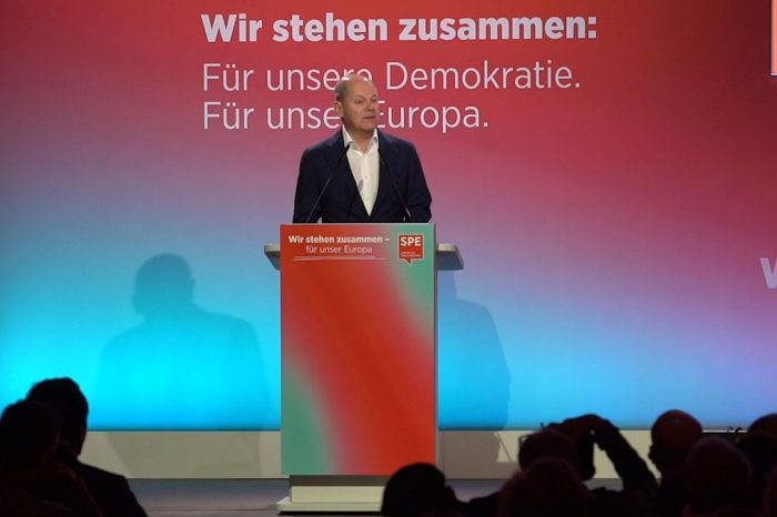 Social democrats speak out against far right violence amid declining support