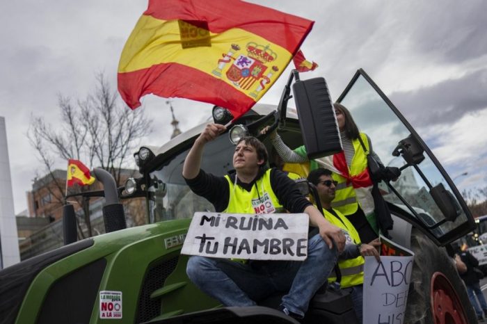 Spanish groups unite with far-right to foil key EU policies